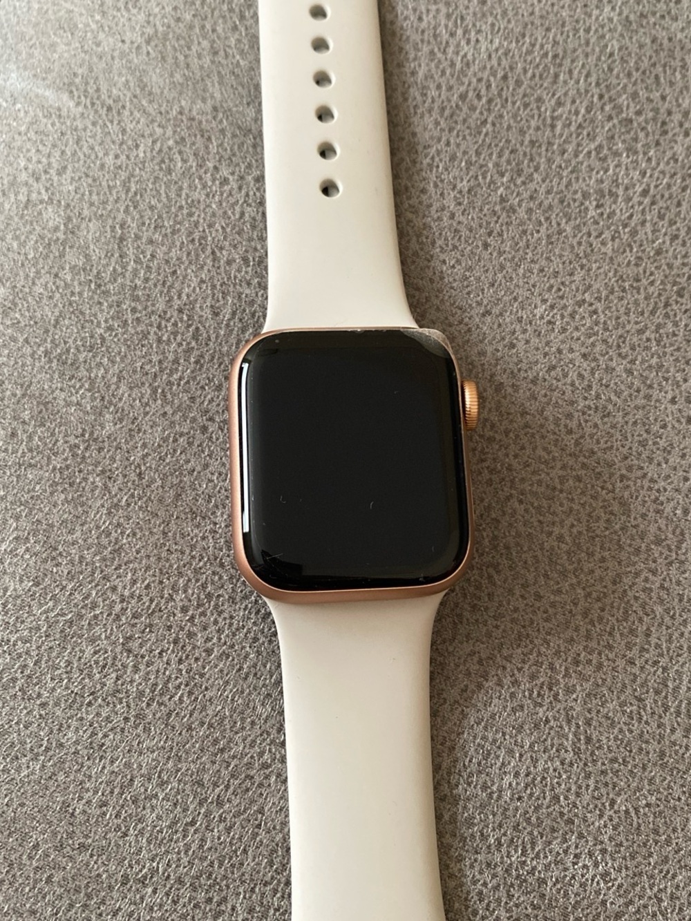 Apple Rose Gold Smartwatch SE first gen.